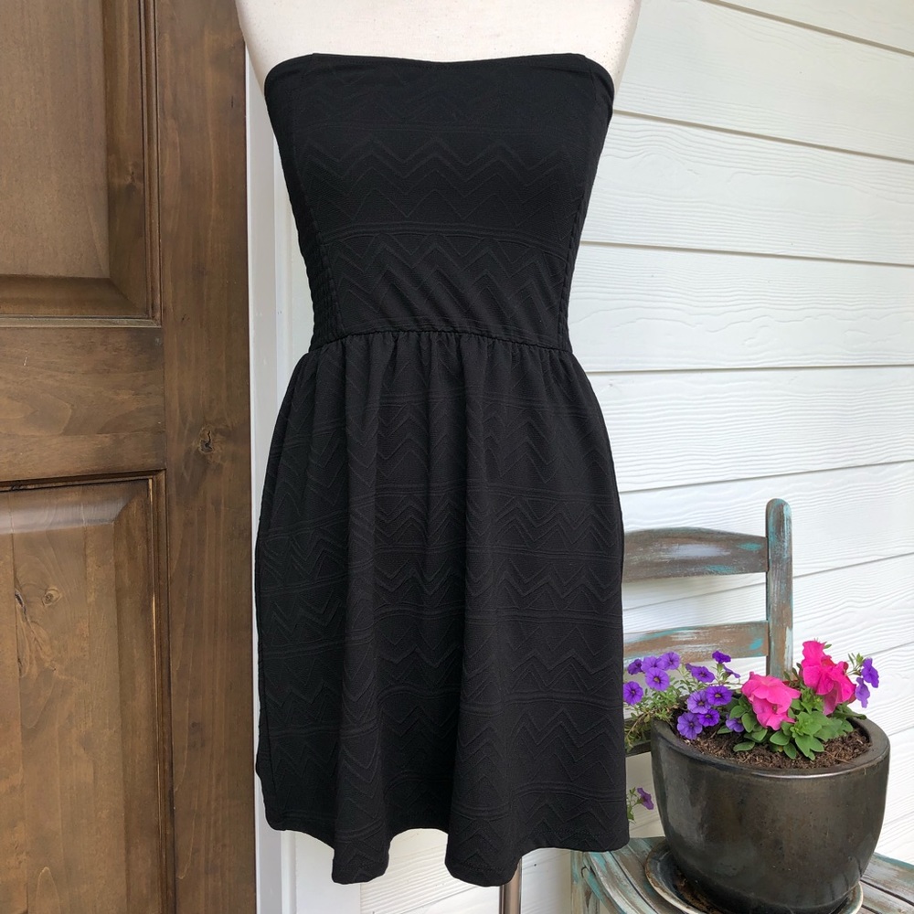 I’m in love with Derek tube mini dress